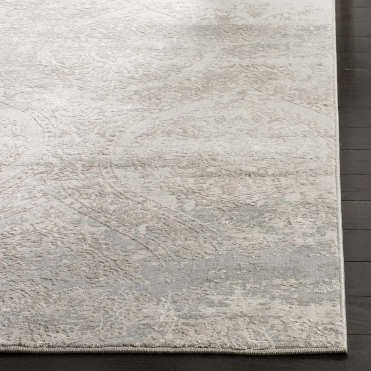 Safavieh Princeton 5'-3" x 7'-6" Rug in Grey / Beige