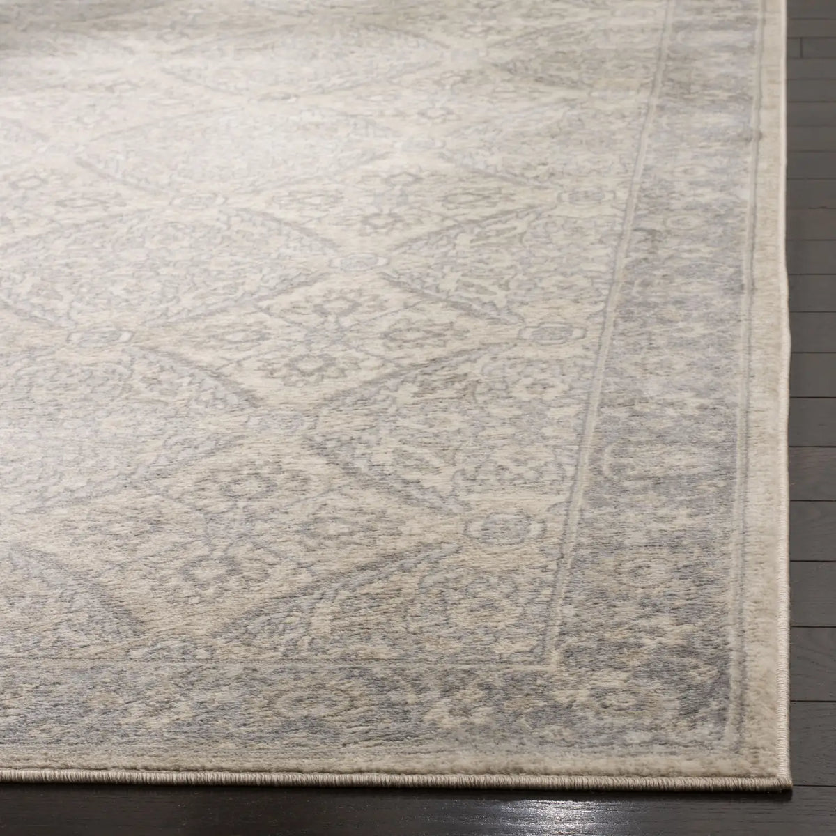 Safavieh Brentwood 4'-0" x 6'-0" Rug in Cream / Grey