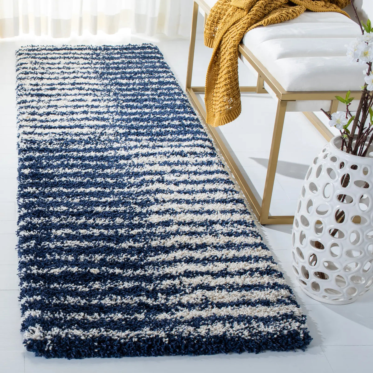 Safavieh Hudson Shag 2'-3" x 8'-0" Rug in Navy / Ivory