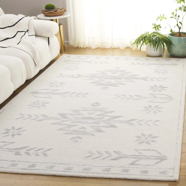 Safavieh Soho 4'-0" x 6'-0" Rug in Ivory