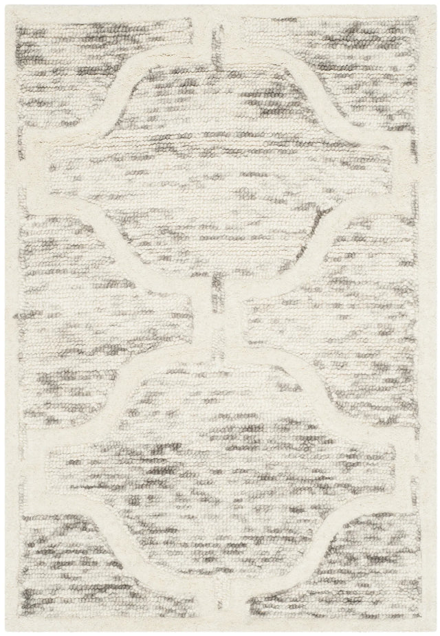 Safavieh Cambridge 2'-0" x 3'-0" Rug in Light Brown / Ivory