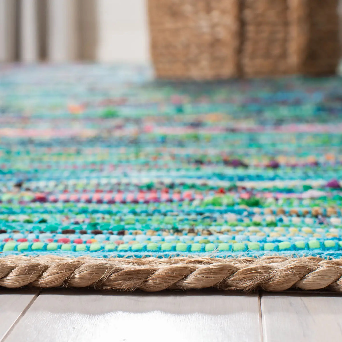 Safavieh Montauk 5'-0" x 8'-0" Rug in Green / Natural