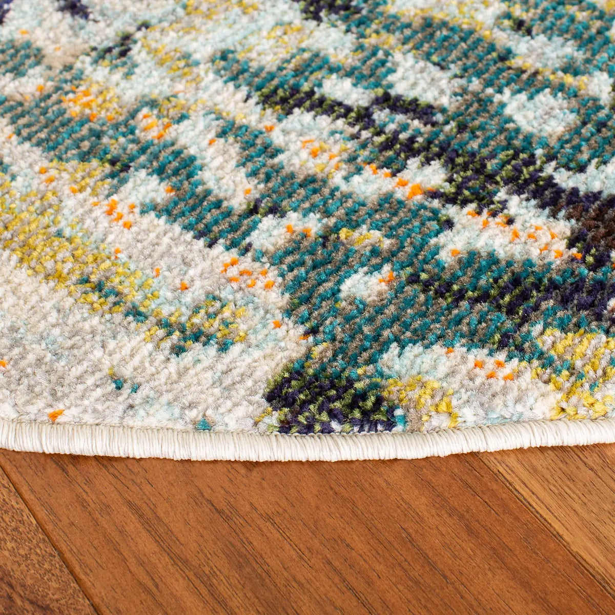 Safavieh Madison 5'-0" x 5'-0" Rug in Beige / Navy