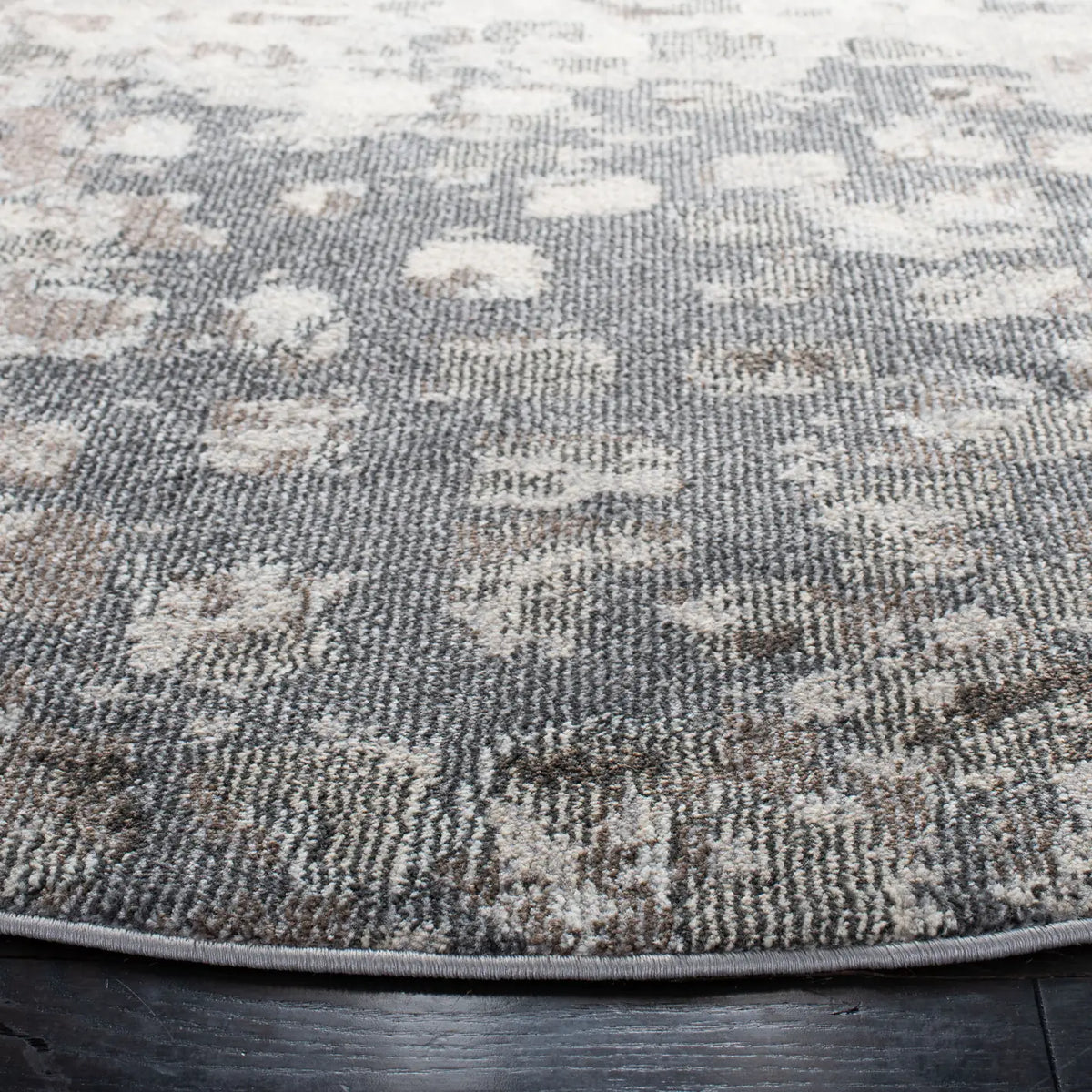 Safavieh Madison 5'-0" x 5'-0" Rug in Grey / Beige
