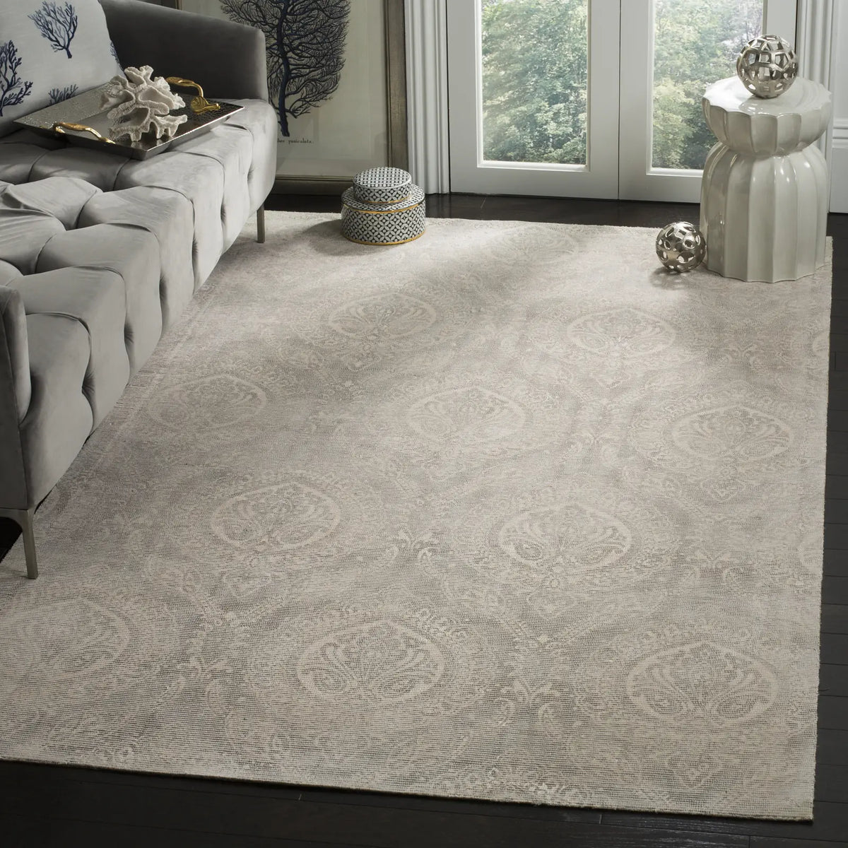 Safavieh Marbella 4'-0" x 6'-0" Rug in Taupe / Ivory