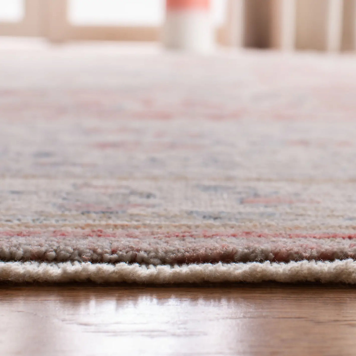 Safavieh Kenitra 600 4'-0" x 6'-0" Rug in Pink / Grey
