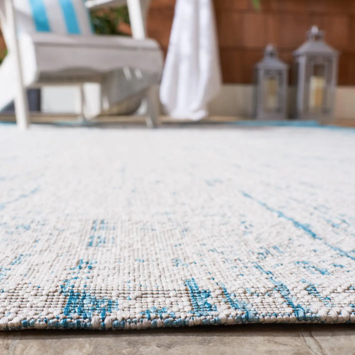 Safavieh Courtyard 4'-0" x 5'-7" Rug in Beige / Aqua
