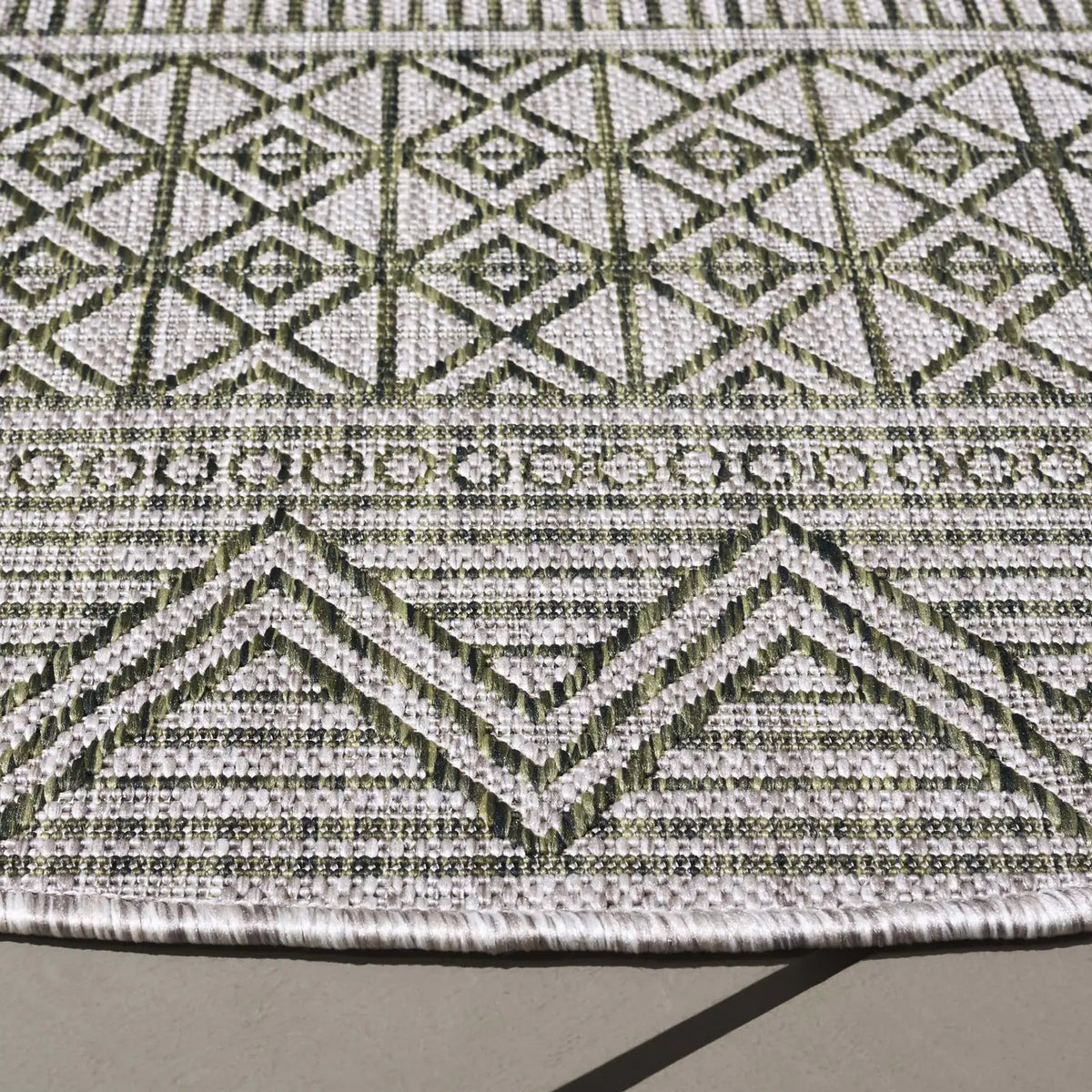 Safavieh Courtyard 6'-7" x 6'-7" Rug in Grey / Olive Green