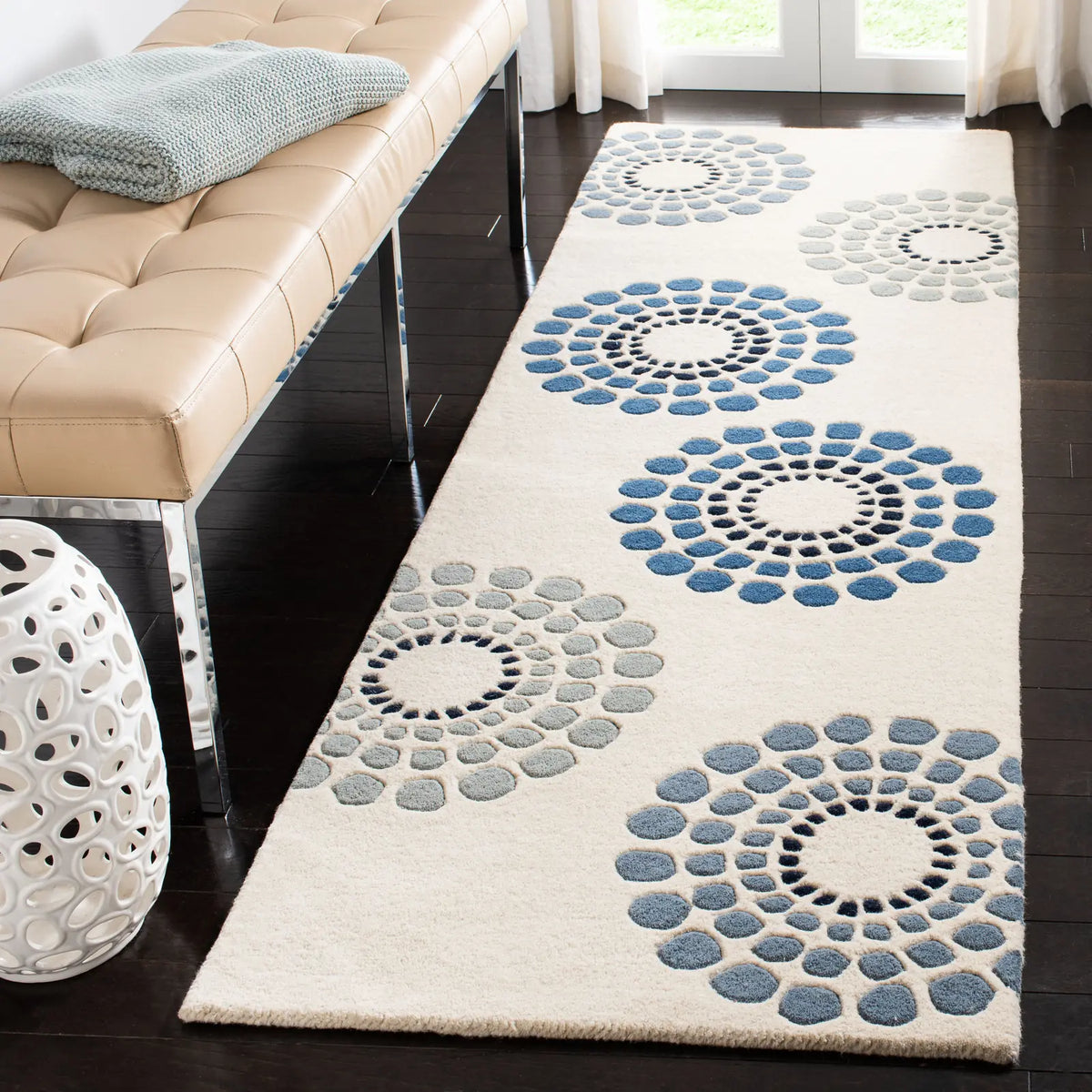 Safavieh Soho 2'-6" x 8'-0" Rug in Ivory / Multi