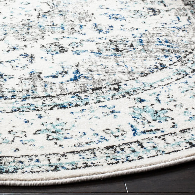 Safavieh Evoke 5'-3" x 5'-3" Rug in Ivory / Grey