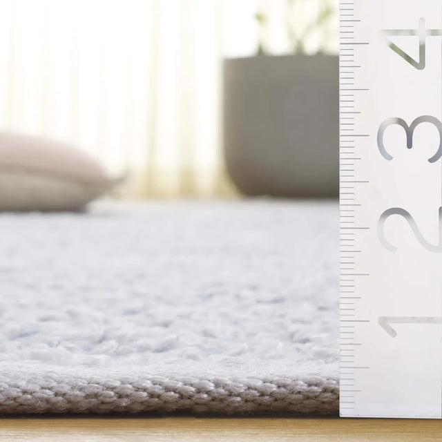 Safavieh Renewal 4'-0" x 6'-0" Rug in Blue / Ivory