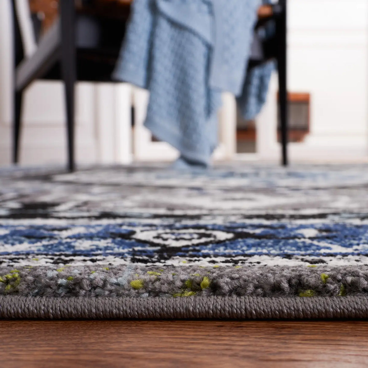 Safavieh Vintage Hamadan 4'-0" x 6'-0" Rug in Blue / Grey