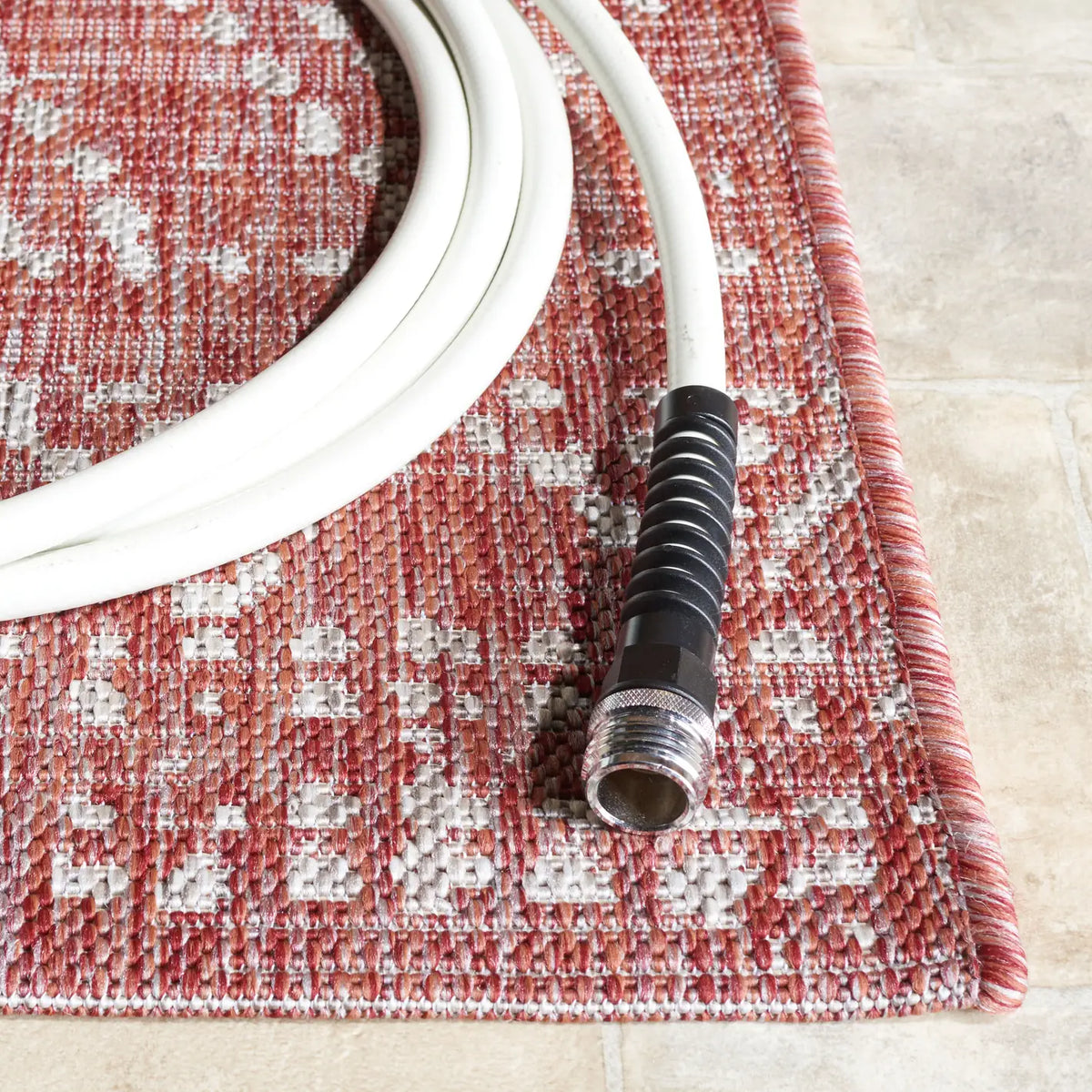 Safavieh Courtyard 5'-3" x 7'-7" Rug in Red / Beige