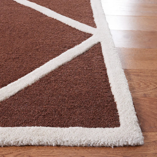 Safavieh Cambridge 6'-0" x 9'-0" Rug in Dark Brown / Ivory