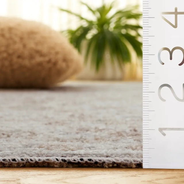 Safavieh Miranda 5'-0" x 8'-0" Rug in Beige / Grey Ivory