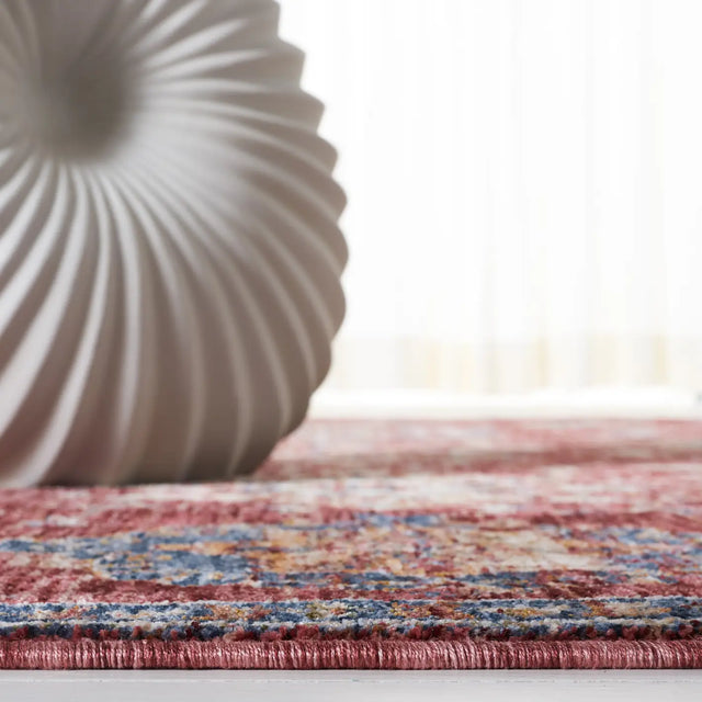 Safavieh Heirloom 700 4'-0" x 6'-0" Rug in Rust / Ivory