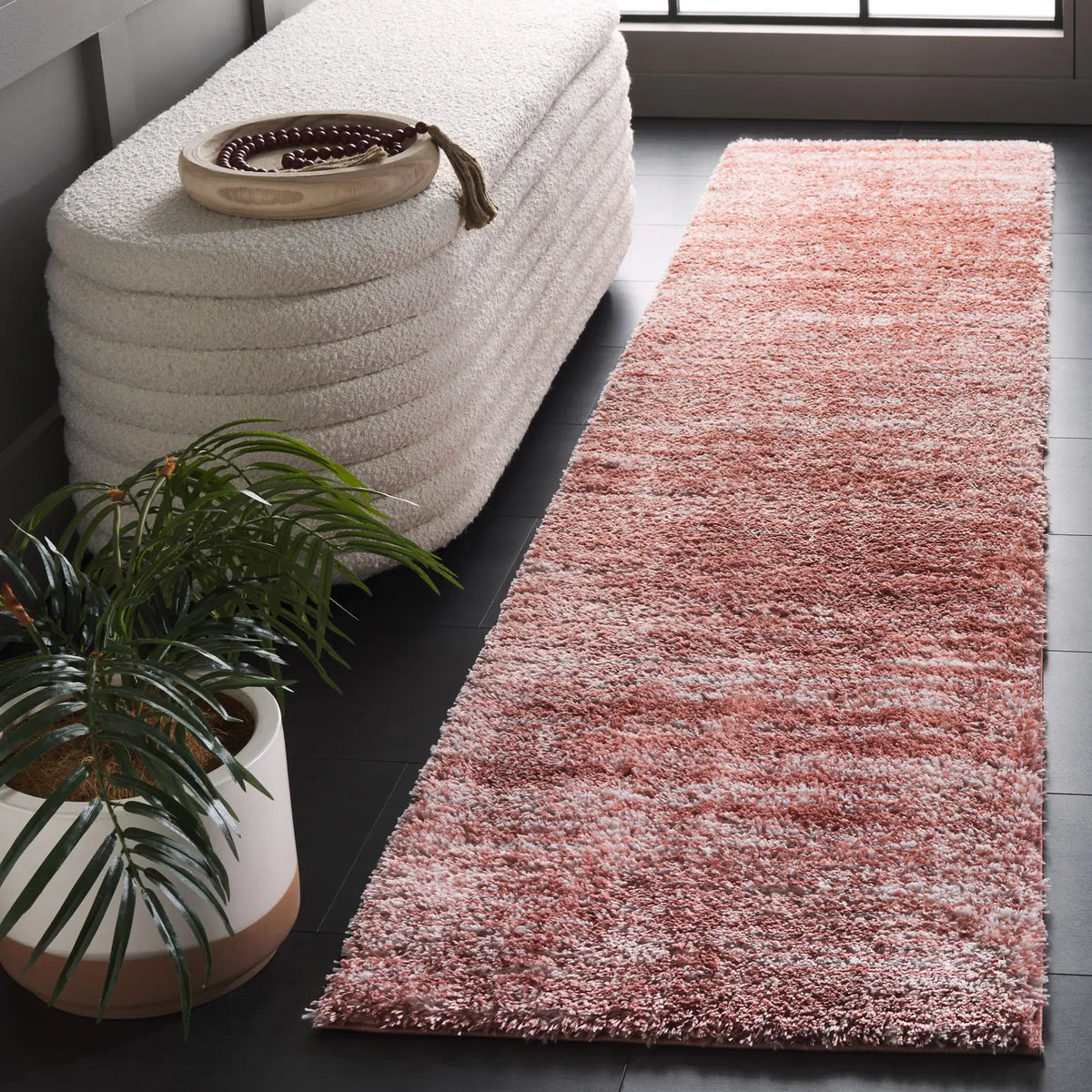 Safavieh Tahoe Shag 2'-0" x 9'-0" Rug in Pink / Ivory