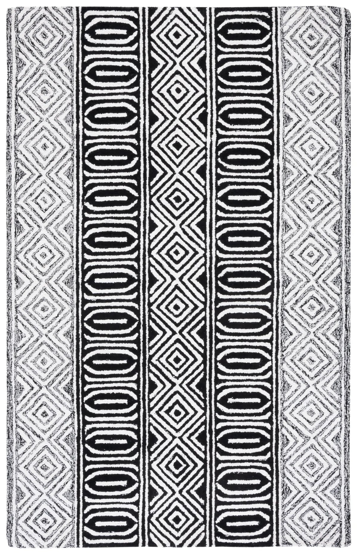 Safavieh Capri 4'-0" x 6'-0" Rug in Ivory / Black