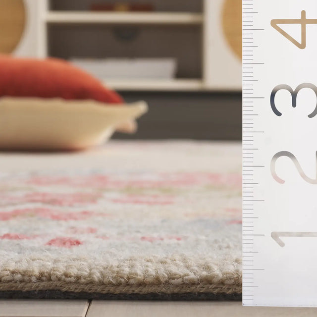 Safavieh Jardin 2'-3" x 8'-0" Rug in Beige / Pink