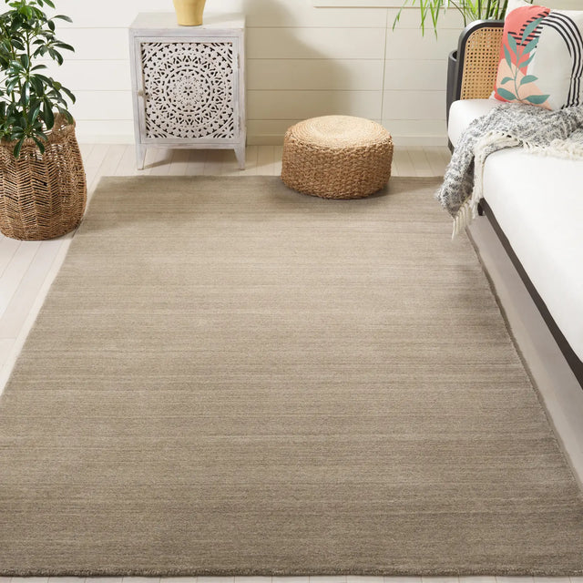 Safavieh Himalaya 5'-0" x 8'-0" Rug in Taupe