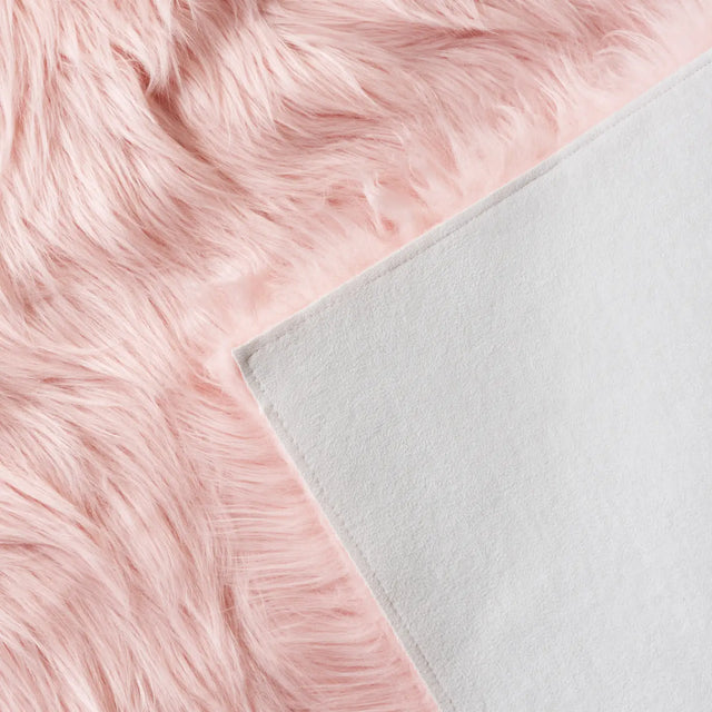 Safavieh Faux Sheep Skin 2'-0" x 3'-0" Rug in Pink