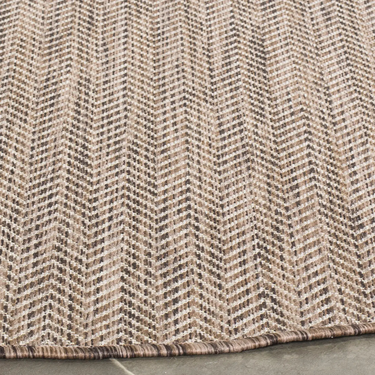 Safavieh Courtyard 5'-3" x 5'-3" Rug in Brown / Beige