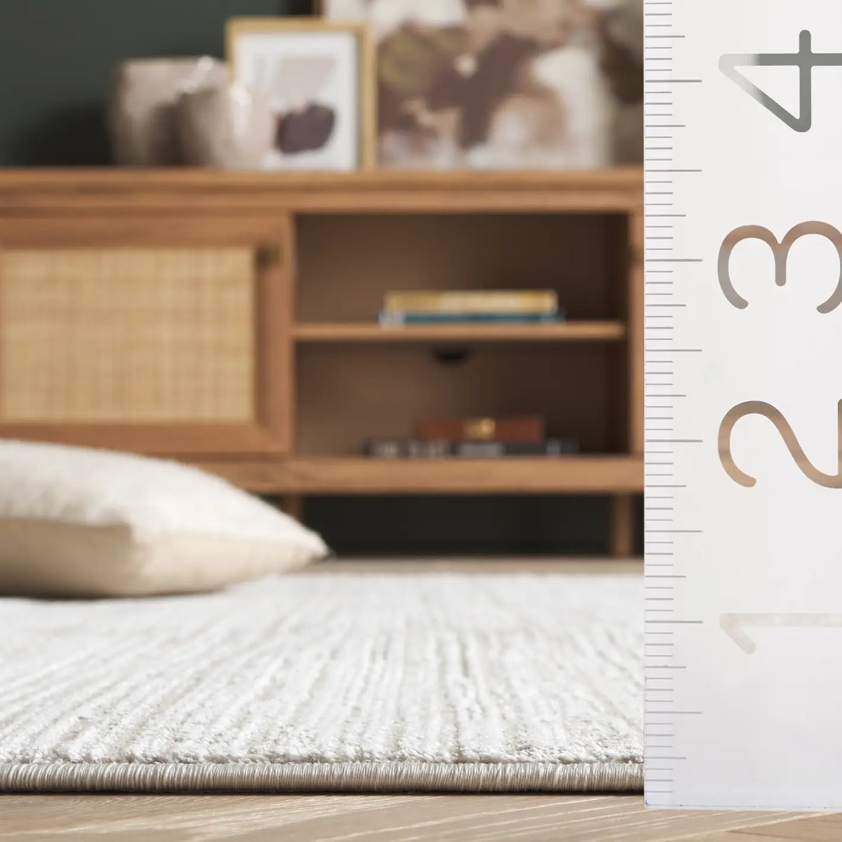 Safavieh Platinum 4'-0" x 6'-0" Rug in Beige / Ivory