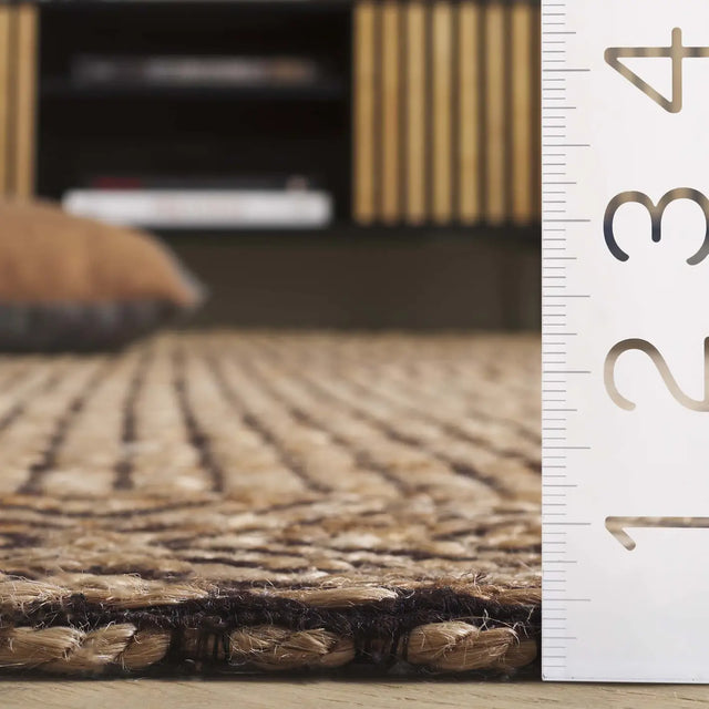 Safavieh Natural Fiber 4'-0" x 6'-0" Rug in Natural / Brown