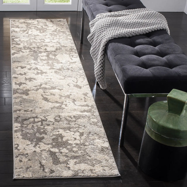 Safavieh Spirit 100 2'-0" x 8'-0" Rug in Taupe / Grey