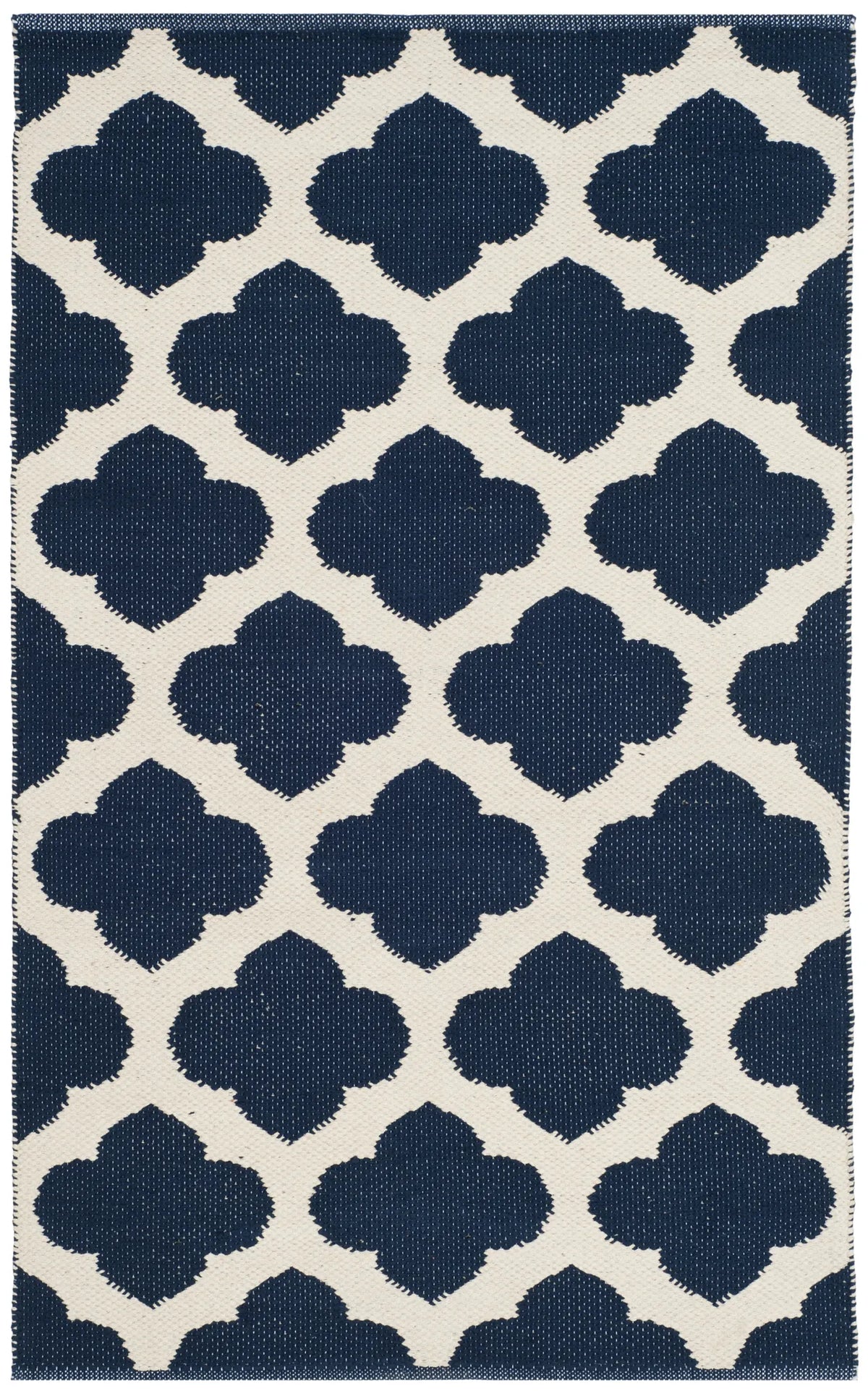 Safavieh Montauk 2'-0" x 3'-0" Rug in Navy / Ivory