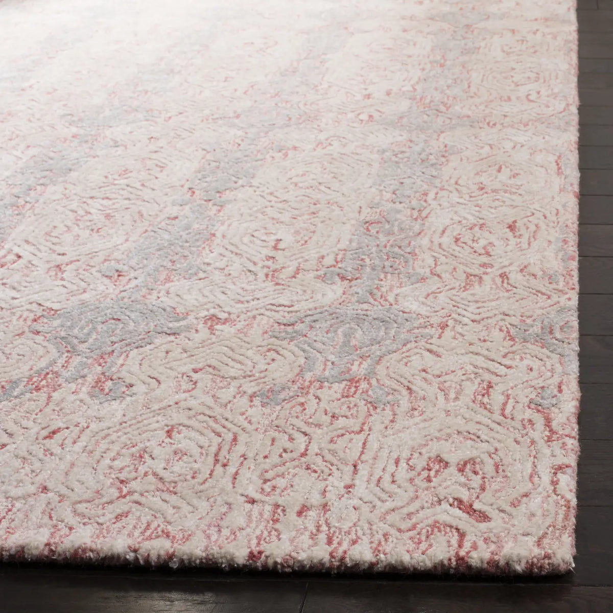 Safavieh Glamour 4'-0" x 6'-0" Rug in Light Pink / Ivory