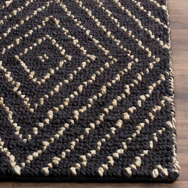 Safavieh Bohemian 4'-0" x 6'-0" Rug in Black / Ivory