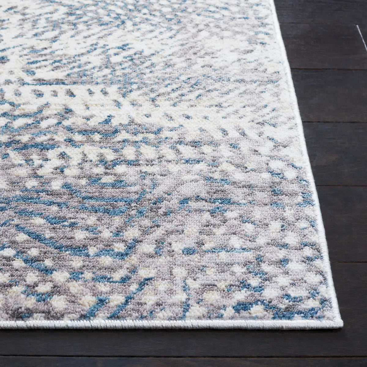 Safavieh Olympia 4'-0" x 6'-0" Rug in Grey / Ivory