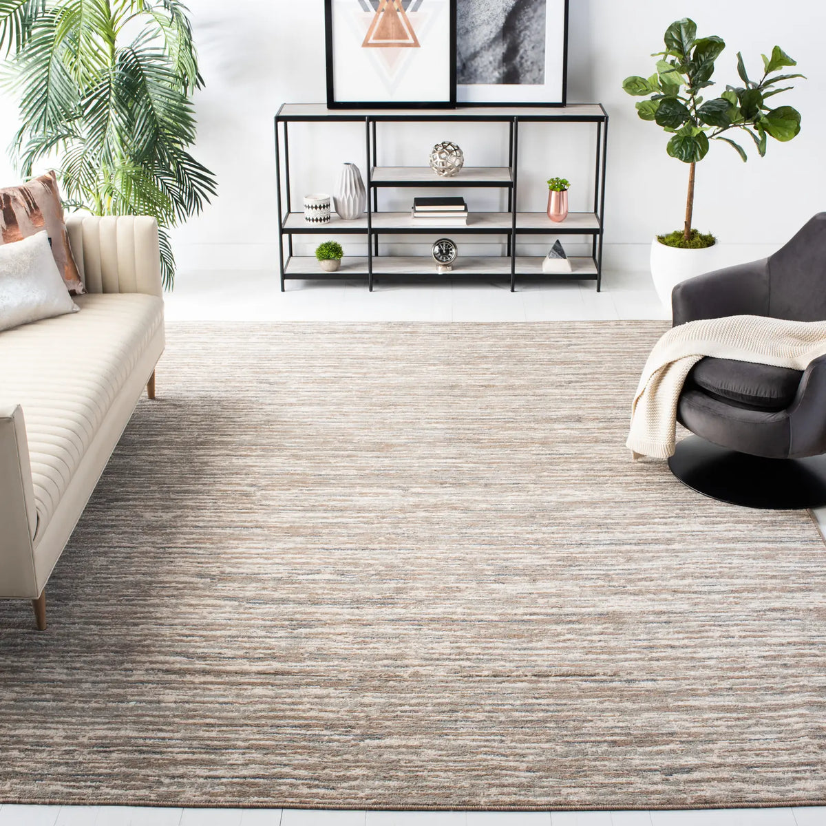 Safavieh Pyramid 10'-0" x 14'-0" Rug in Grey / Ivory