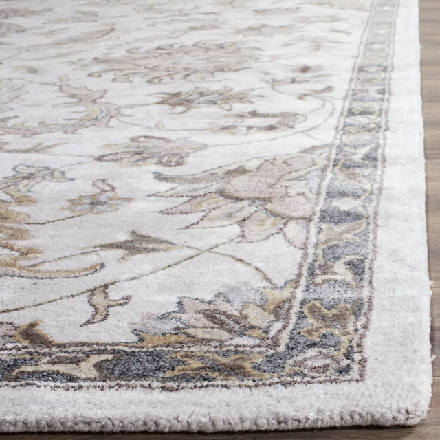 Safavieh Bella 6'-0" x 9'-0" Rug in Ivory / Light Grey