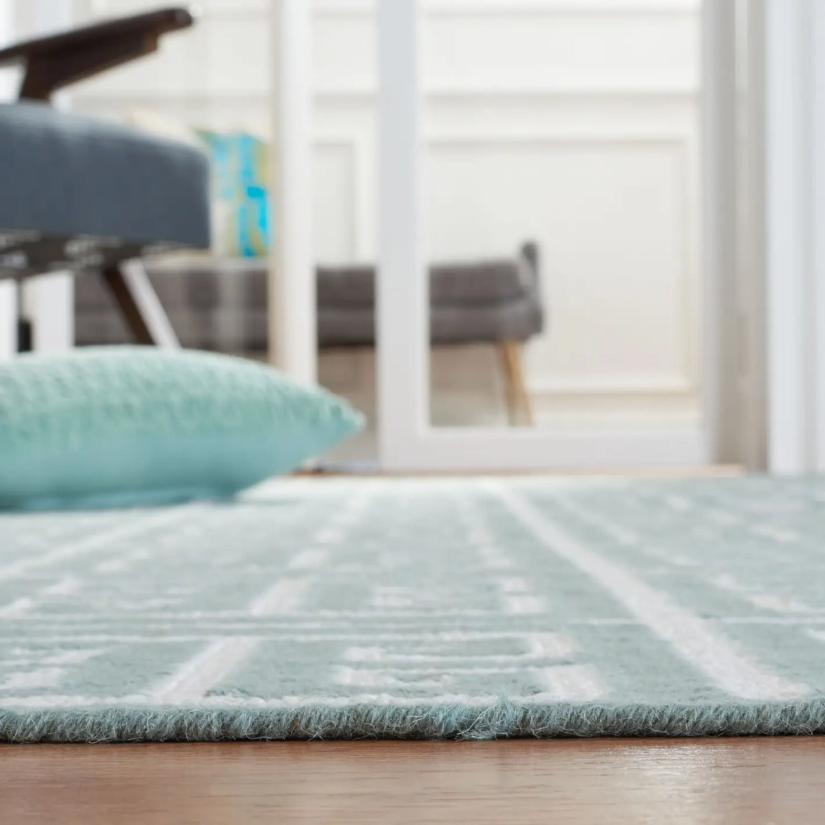 Safavieh Dhurries 5'-0" x 8'-0" Rug in Blue / Ivory