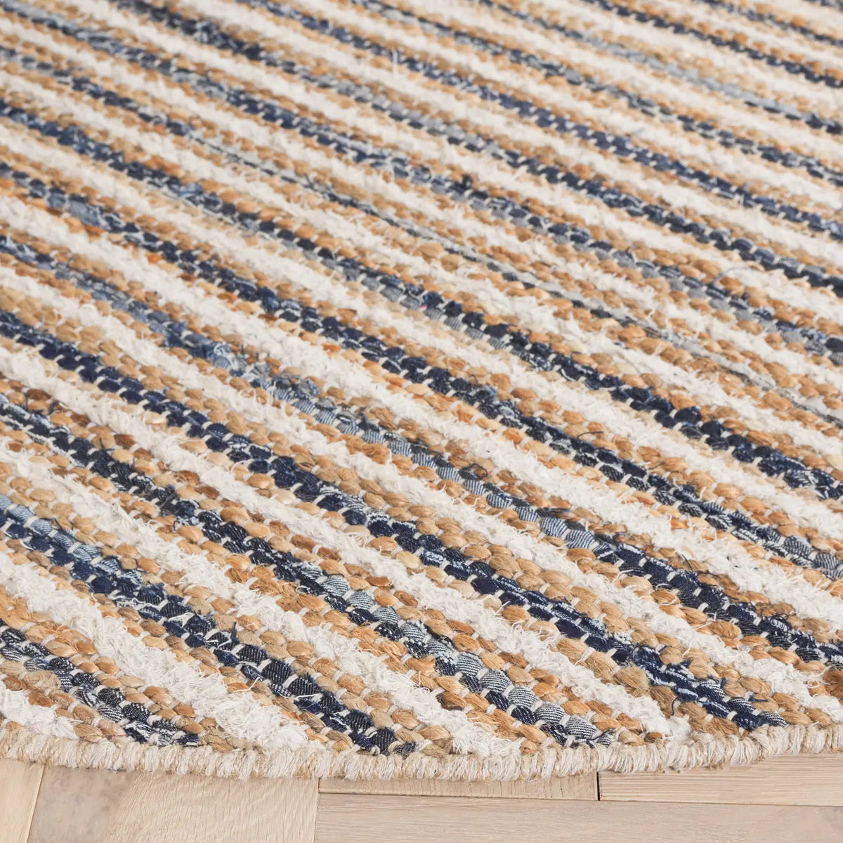 Safavieh Cape Cod 6'-0" x 6'-0" Rug in Natural / Navy