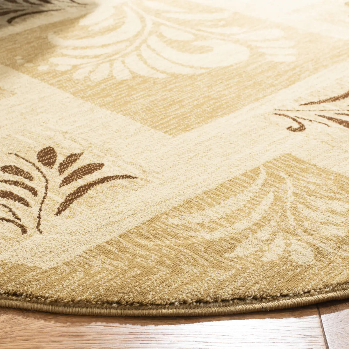 Safavieh Lyndhurst 5'-3" x 5'-3" Rug in Ivory / Multi