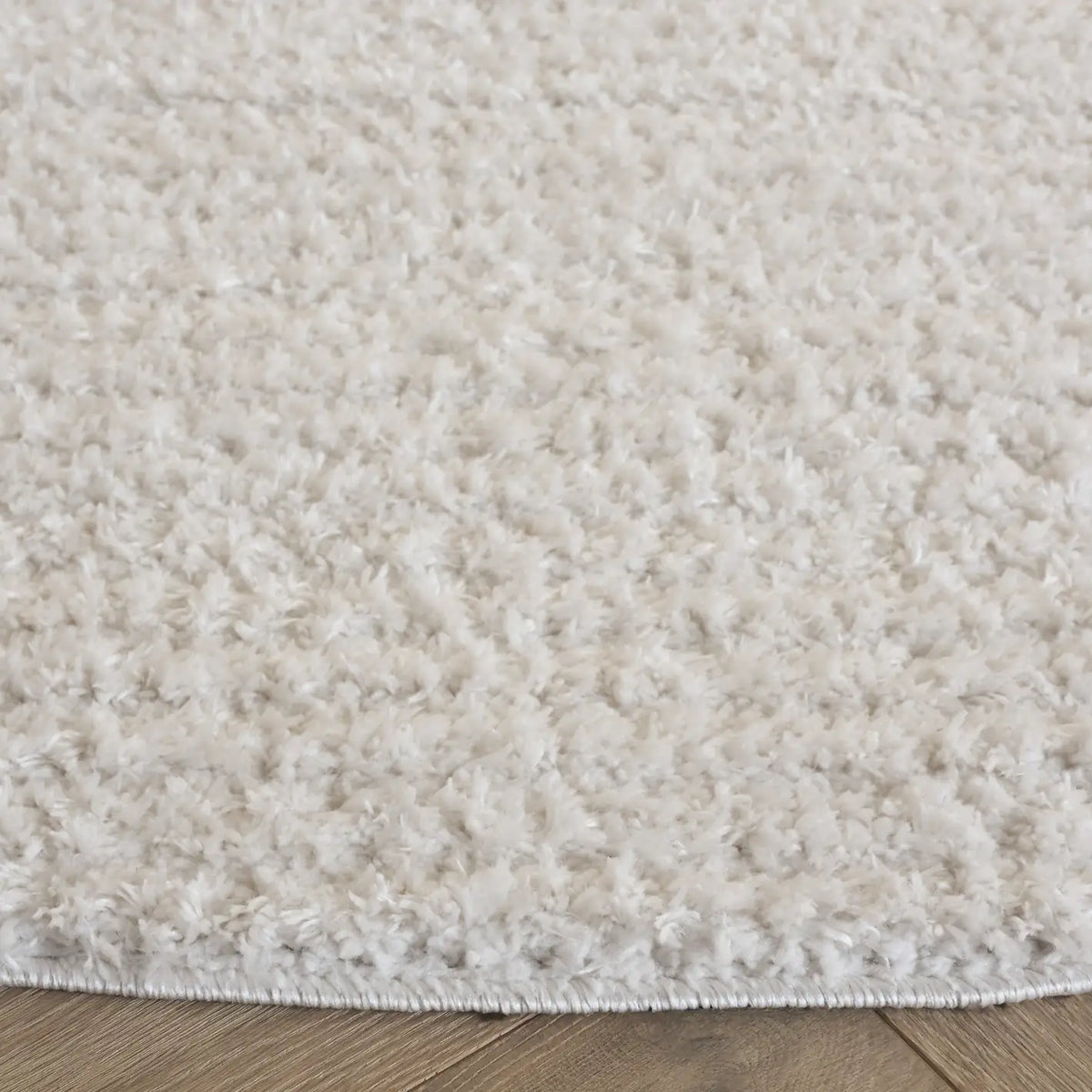 Safavieh Penelope Shag 6'-7" x 6'-7" Rug in Ivory
