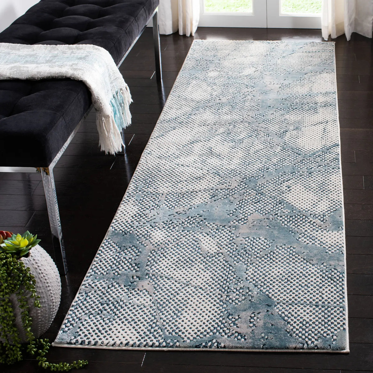 Safavieh Meadow 100 2'-7" x 8'-0" Rug in Turquoise / Ivory