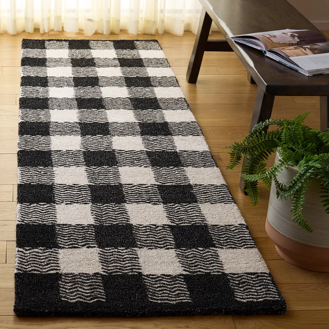 Safavieh Genre 2'-3" x 8'-0" Rug in Charcoal / Ivory
