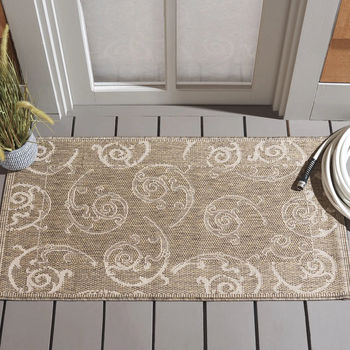 Safavieh Courtyard 2'-0" x 3'-7" Rug in Brown / Natural