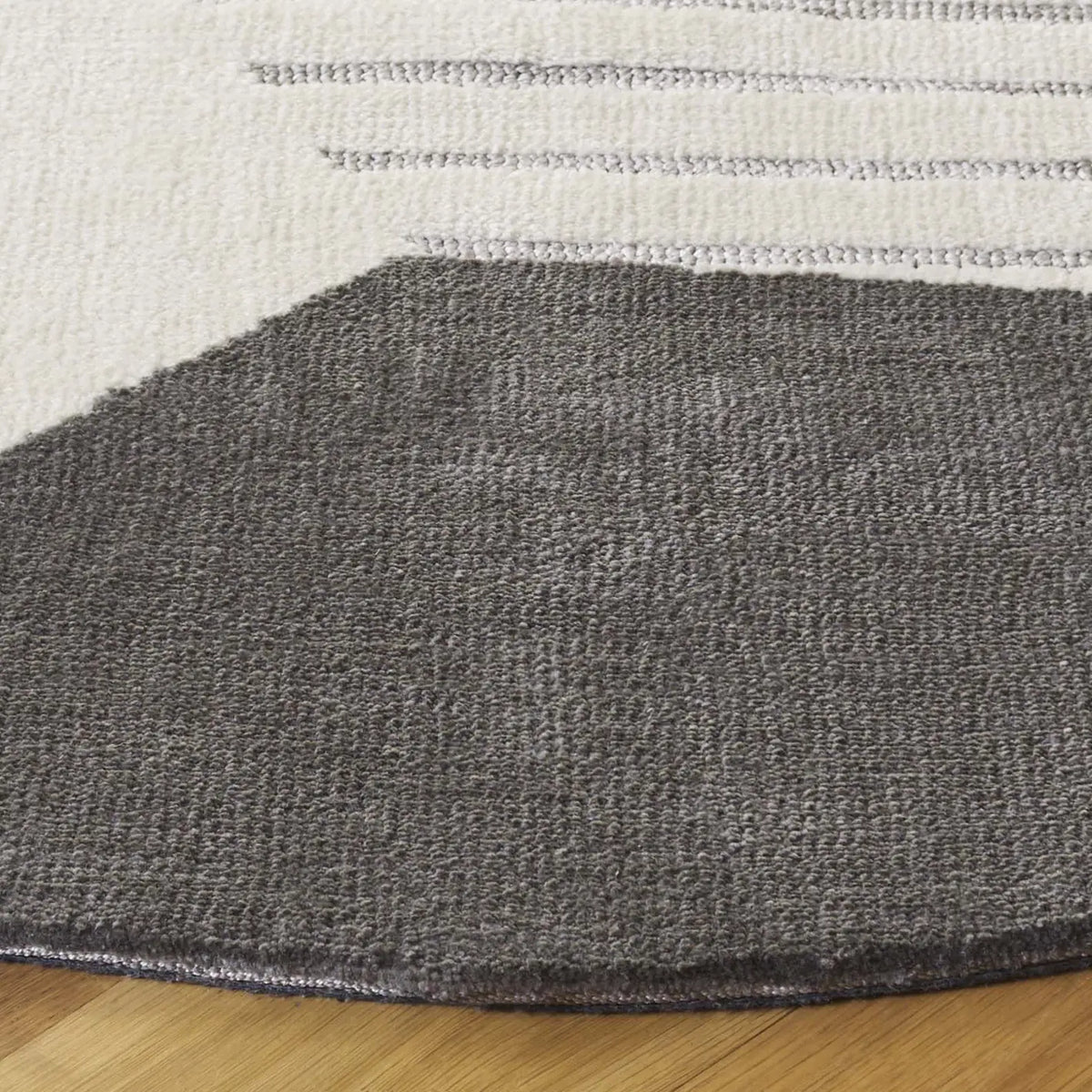 Safavieh Audrey 6'-0" x 6'-0" Rug in Grey / Ivory