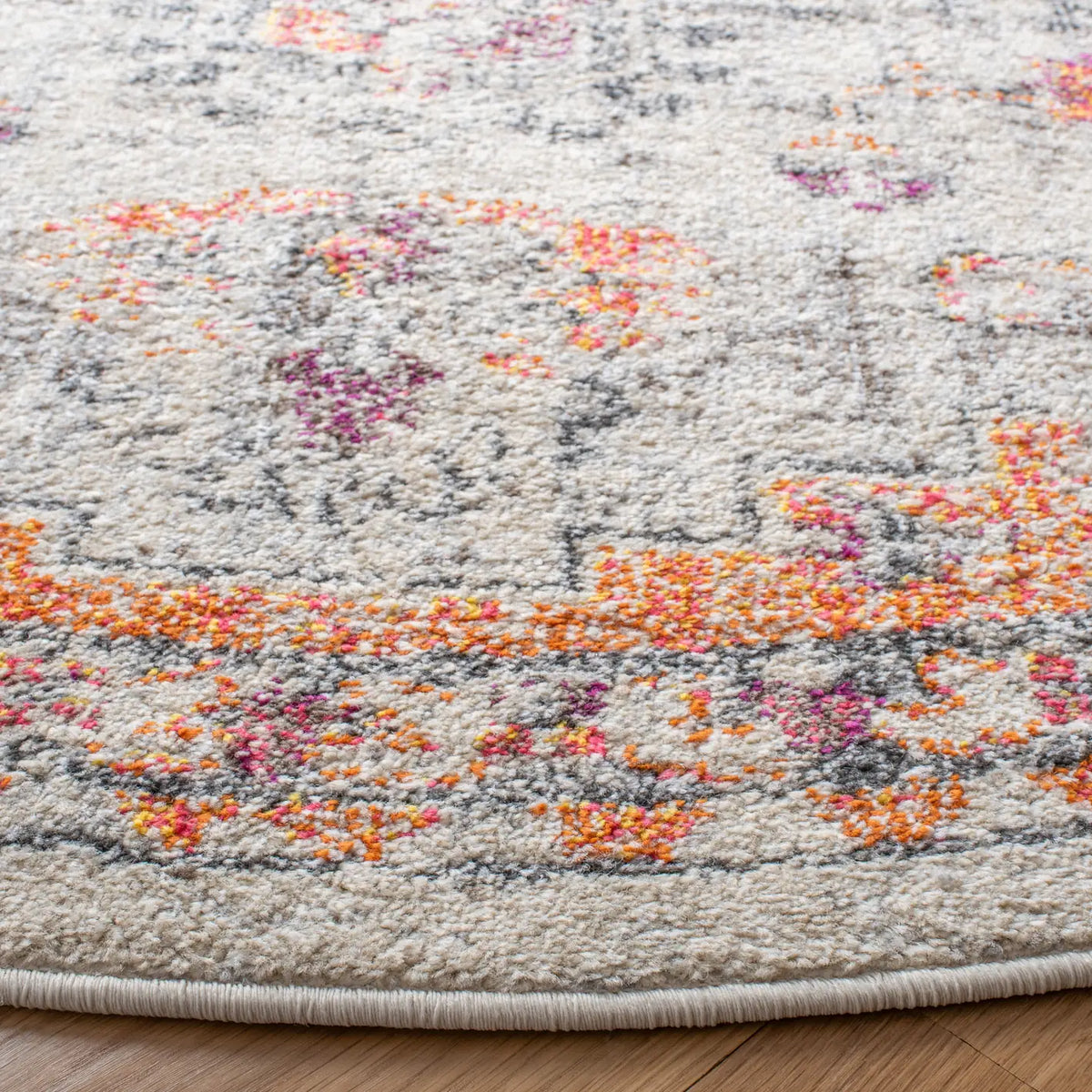 Safavieh Madison 5'-0" x 5'-0" Rug in Beige / Orange