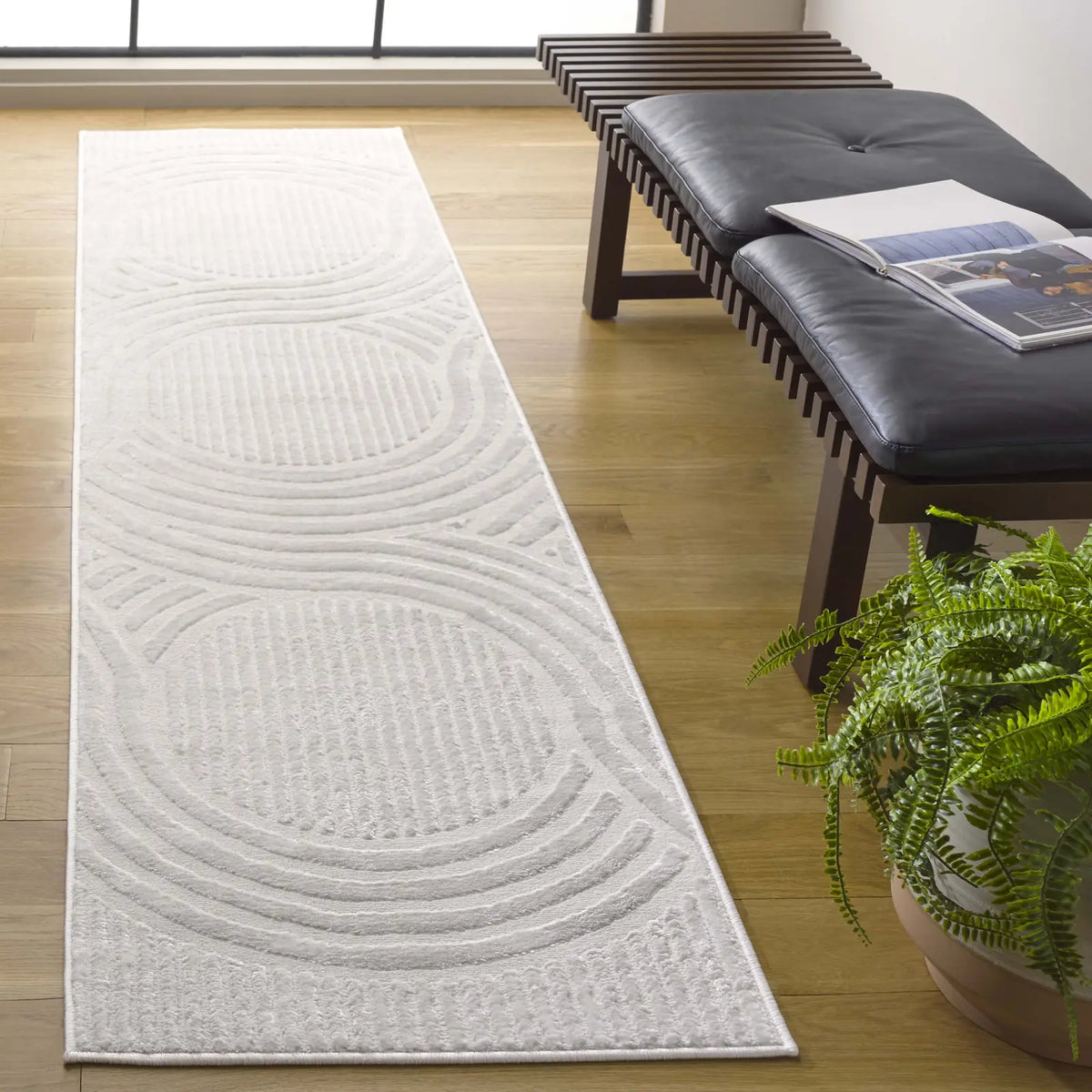 Safavieh Saylor 100 2'-0" x 8'-0" Rug in Ivory