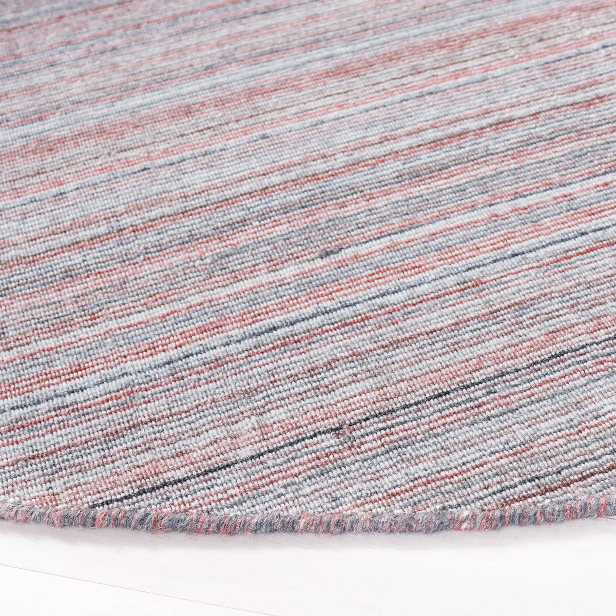 Safavieh Kilim 6'-0" x 6'-0" Rug in Red / Grey