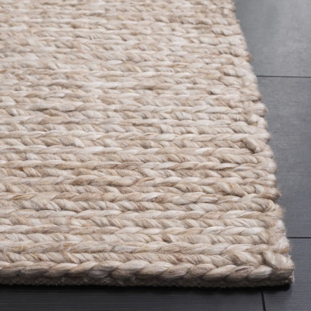 Safavieh Natura 4'-0" x 6'-0" Rug in Beige / Taupe