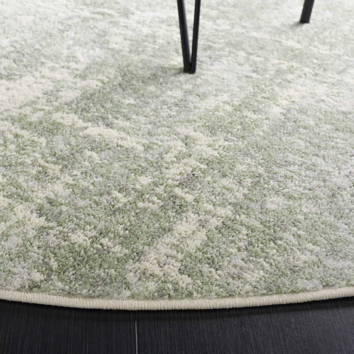 Safavieh Adirondack 6'-0" x 6'-0" Rug in Sage / Ivory