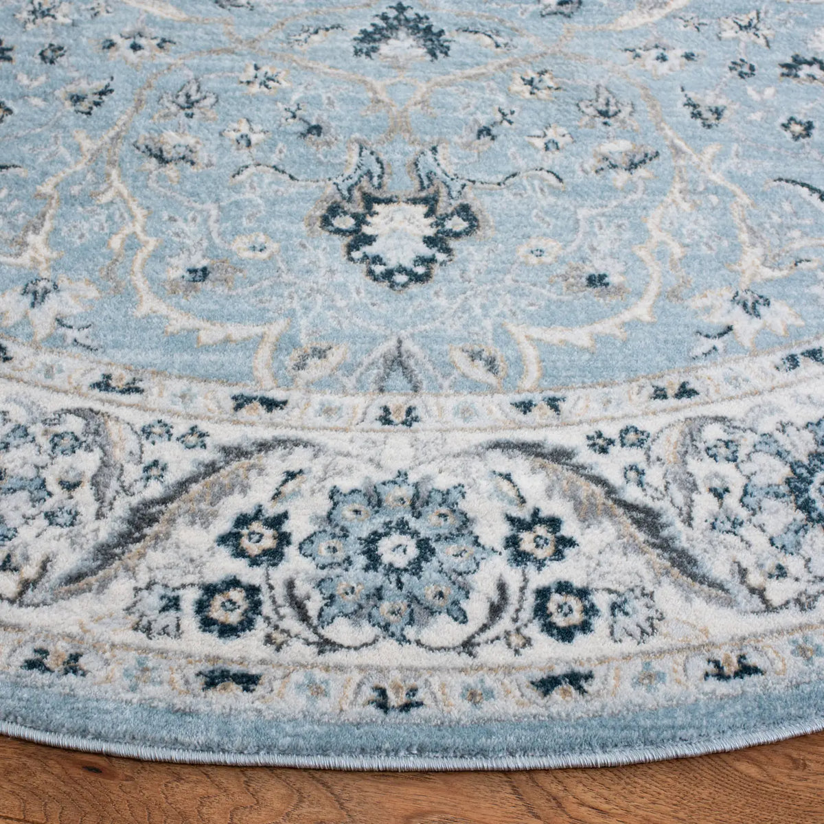 Safavieh Isabella 5'-3" x 5'-3" Rug in Light Blue / Cream