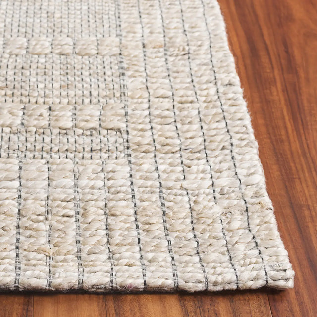 Safavieh Natural Fiber 4'-0" x 6'-0" Rug in Ivory